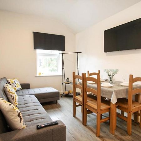 Spacious 2 Bedroom Apartments - 5 Mins From Qmc, Universities And City Centre! Nottingham Eksteriør billede