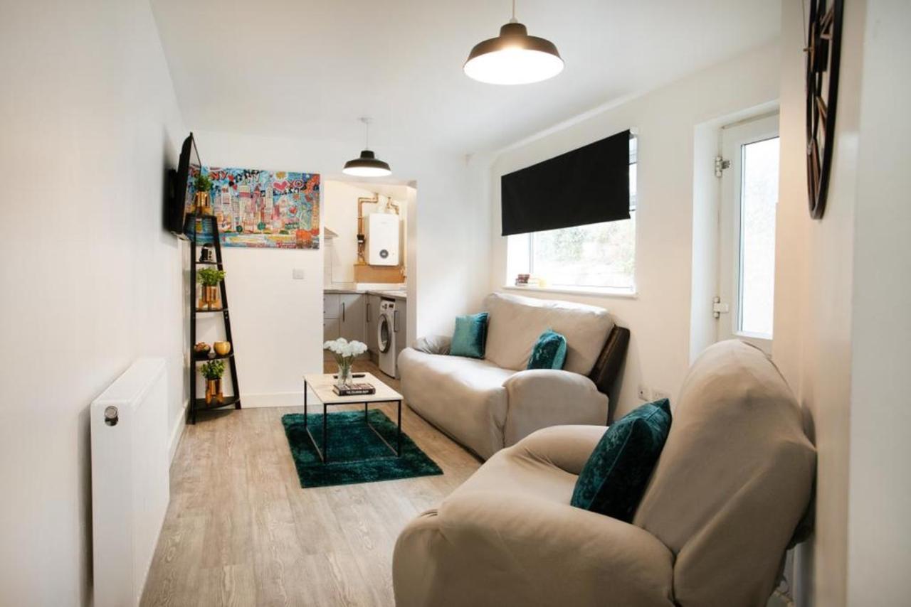 Spacious 2 Bedroom Apartments - 5 Mins From Qmc, Universities And City Centre! Nottingham Eksteriør billede