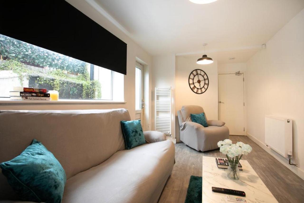 Spacious 2 Bedroom Apartments - 5 Mins From Qmc, Universities And City Centre! Nottingham Eksteriør billede