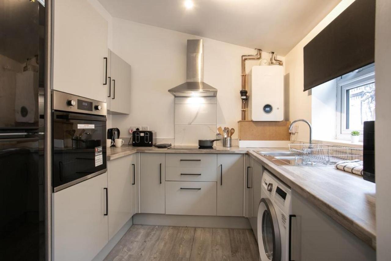 Spacious 2 Bedroom Apartments - 5 Mins From Qmc, Universities And City Centre! Nottingham Eksteriør billede