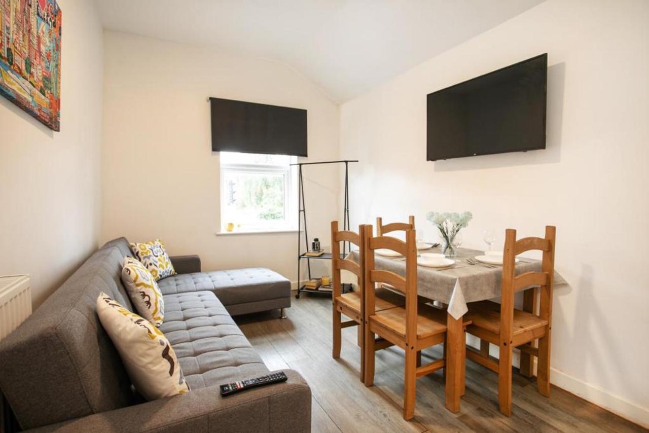 Spacious 2 Bedroom Apartments - 5 Mins From Qmc, Universities And City Centre! Nottingham Eksteriør billede