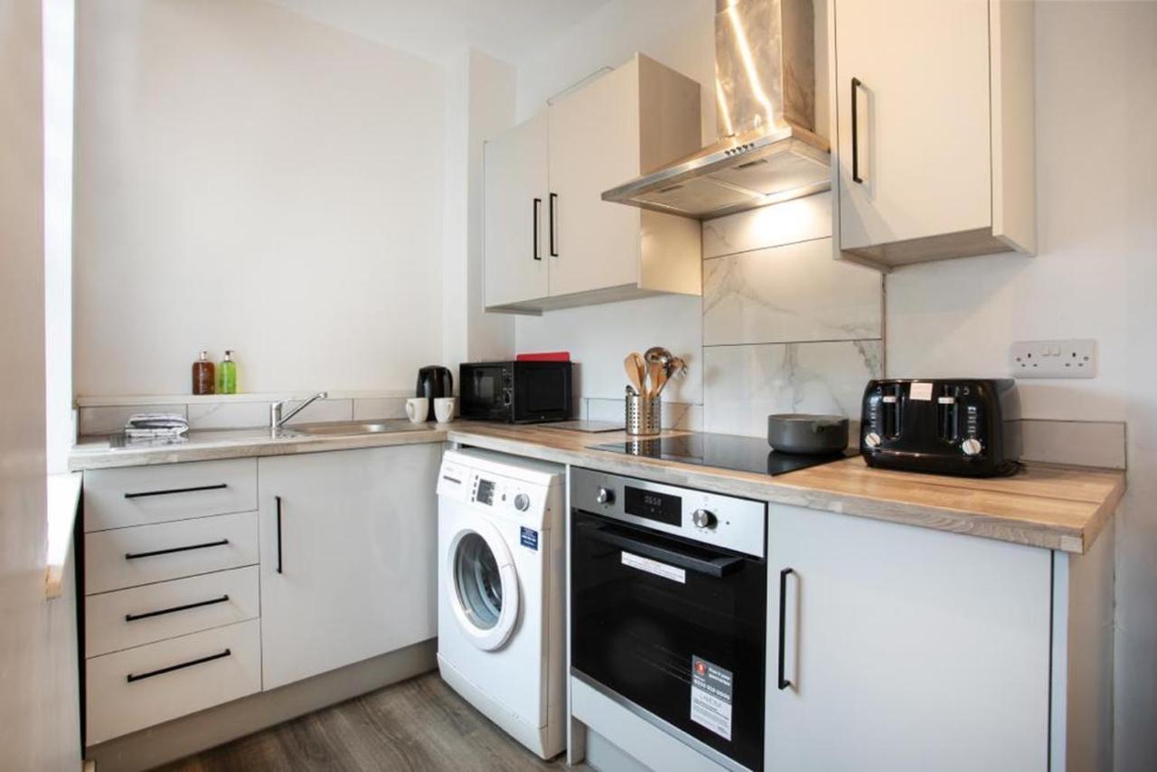 Spacious 2 Bedroom Apartments - 5 Mins From Qmc, Universities And City Centre! Nottingham Eksteriør billede